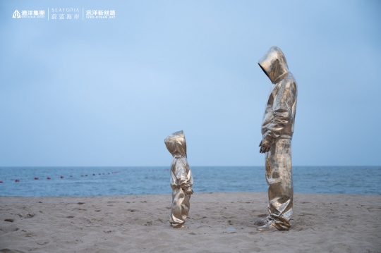 《Back》黄玉龙 200×200×80cm 铜 2015
《Back》黄玉龙 200×200×80cm 铜 2015