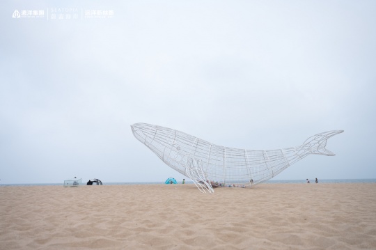 《万里扶摇——海洋环保艺术装置》 韦冬 800×250×500cm 不锈钢喷漆 2021
