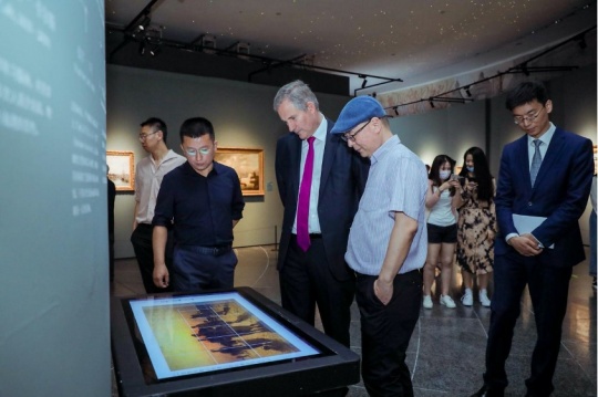 导览讲解现场图 导览讲解现场图