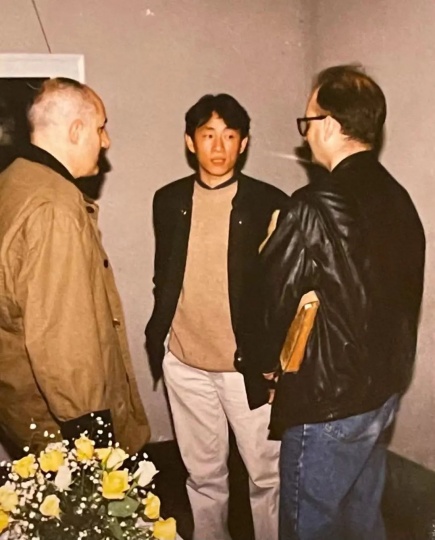 谭平、艺术家托尼·苏格特与布朗 1994
谭平、艺术家托尼·苏格特与布朗 1994