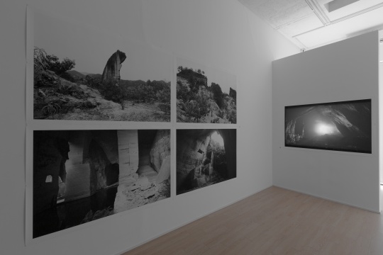 墨方双空间郑江个展,将白垩纪的石头雕刻成地珠 墨方双空间郑江个展,将白垩纪的石头雕刻成地珠