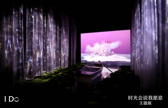 夏,在划船中感受爱的同频
夏,在划船中感受爱的同频