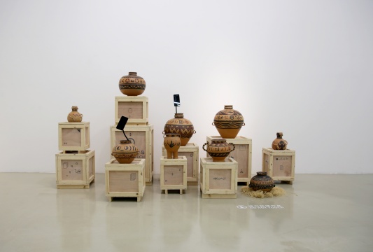 张心一“等待戈多”,Tong Gallery展览现场 张心一“等待戈多”,Tong Gallery展览现场