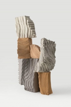 《2020》 65×115×230cm 泡沫块、真实漆
《2020》 65×115×230cm 泡沫块、真实漆