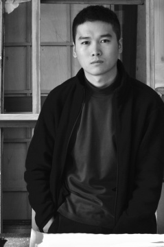 艺术家李戬
艺术家李戬