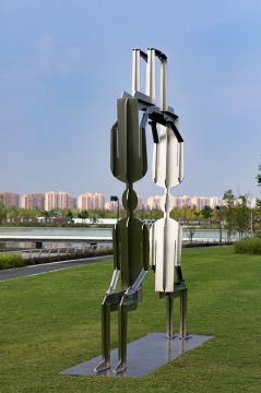 王鲁炎《面对的背对者》 H400×406×100cm 拉丝不锈钢 2019 王鲁炎《面对的背对者》 H400×406×100cm 拉丝不锈钢 2019