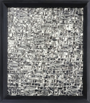 《无题（57828）》 54×47×4cm 混合媒介、木框   2004

