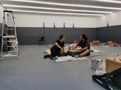 吕连涛个展“跳进泥沼”,拟像空间布展现场
吕连涛个展“跳进泥沼”,拟像空间布展现场