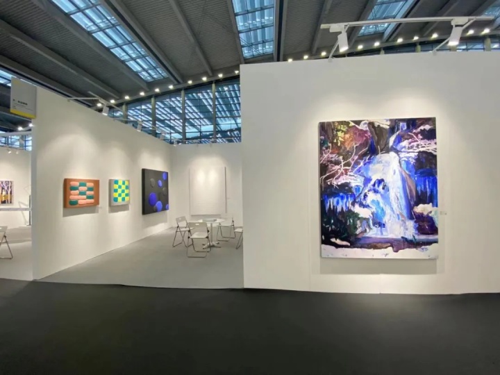艺·凯旋画廊展位现场
艺·凯旋画廊展位现场