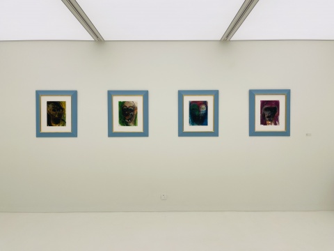 展览现场,胡玛·芭芭 《无题1-4》 41×31.1cm 纸本彩绘 2009 展览现场,胡玛·芭芭 《无题1-4》 41×31.1cm 纸本彩绘 2009