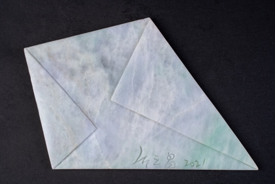 《优雅的房客》 翡翠 10.3x15.2x0.4cm130g 2021
《优雅的房客》 翡翠 10.3x15.2x0.4cm130g 2021