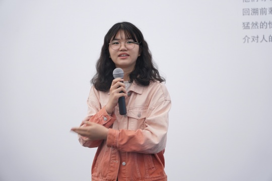 参展人栗子发言(秦若晨摄)
参展人栗子发言(秦若晨摄)