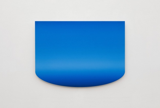 陈文骥《 那/浅钴蓝》 93×127.5cm 铝塑板上油画 2020
陈文骥《 那/浅钴蓝》 93×127.5cm 铝塑板上油画 2020