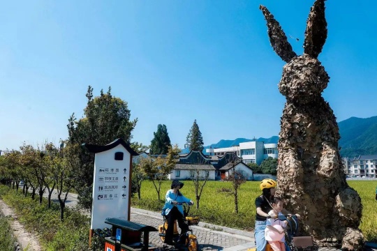 十大美院20件原创艺术作品落地梅蓉村,到桐庐赴一场艺术之约 十大美院20件原创艺术作品落地梅蓉村,到桐庐赴一场艺术之约