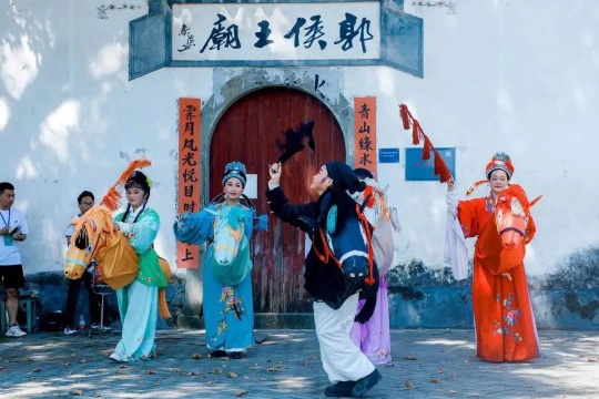 沉浸式文艺演出现场 沉浸式文艺演出现场