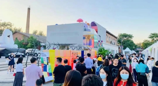 798潮流艺术市集
798潮流艺术市集