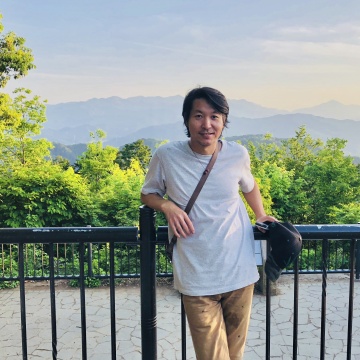 艺术家王岩
艺术家王岩