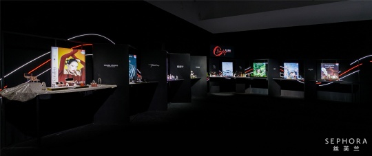 丝芙兰美力国潮品牌展示区
丝芙兰美力国潮品牌展示区