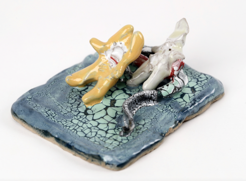 《喔,老婆》15×12×4cm 高温釉陶瓷 2021
《喔,老婆》15×12×4cm 高温釉陶瓷 2021