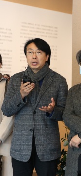 策展人于洋做线上导览
策展人于洋做线上导览