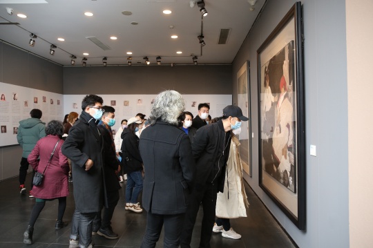 “丹青未央:2021首届中国工笔画学会青年艺委会学术邀请展”现场,北京画院
“丹青未央:2021首届中国工笔画学会青年艺委会学术邀请展”现场,北京画院