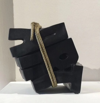Stéphane Cipre 《艺术桑格》 25×15×25cm 青铜、麻 2020
Stéphane Cipre 《艺术桑格》 25×15×25cm 青铜、麻 2020