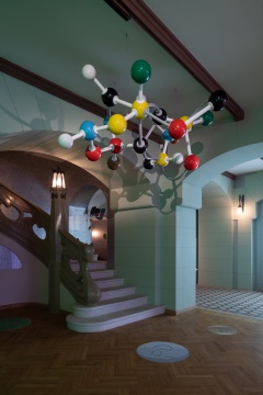 Prada Mode登陆莫斯科,呈现达明·赫斯特第三代“药房”餐厅 Prada Mode登陆莫斯科,呈现达明·赫斯特第三代“药房”餐厅