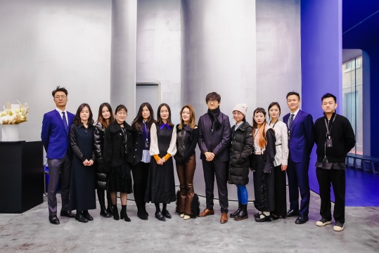 美凯龙艺术中心工作人员合影