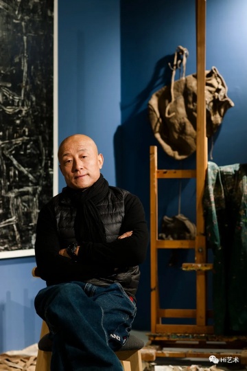 艺术家 刘懋廿(摄影:董林)
图文未经《Hi艺术》授权,不得擅自使用
艺术家 刘懋廿(摄影:董林)
图文未经《Hi艺术》授权,不得擅自使用