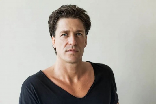 Boris Magrini
巴塞尔电子艺术之家|策展人
Boris Magrini
巴塞尔电子艺术之家|策展人