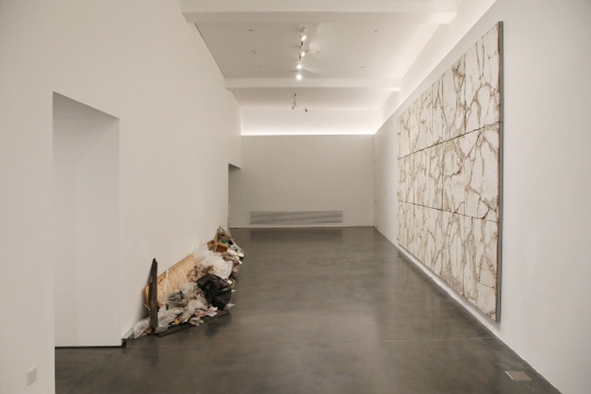 中间美术馆新展,呈现王友身的艺术旅程、约翰·沃克对话袁运生 中间美术馆新展,呈现王友身的艺术旅程、约翰·沃克对话袁运生