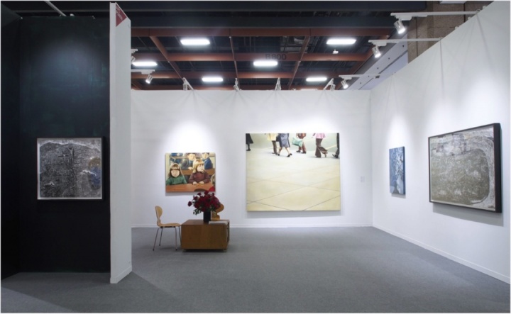 亚纪画廊展位现场，台北国际艺术博览会，2021。图片来源：亚纪画廊
