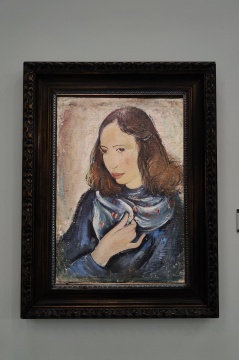 《蓝衣女像》73x51cm 布面油画 1948年
《蓝衣女像》73x51cm 布面油画 1948年