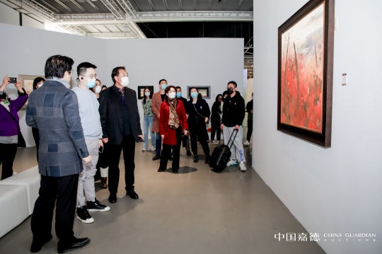 策展人丁方先生于现场导览
策展人丁方先生于现场导览