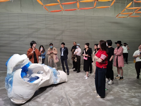 策展人导览现场
策展人导览现场
