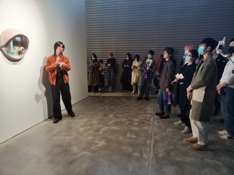 策展人导览现场
策展人导览现场