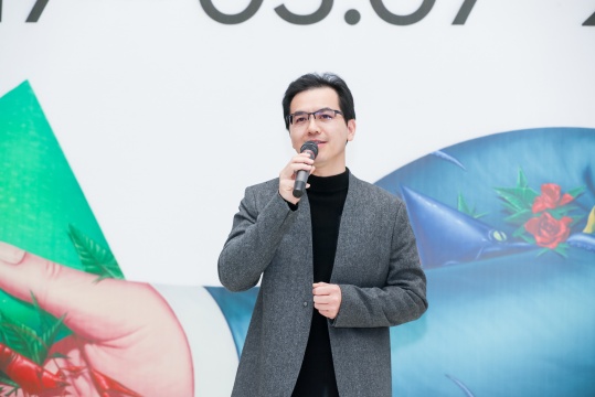 艺术家周松先生在开幕式上致辞
艺术家周松先生在开幕式上致辞