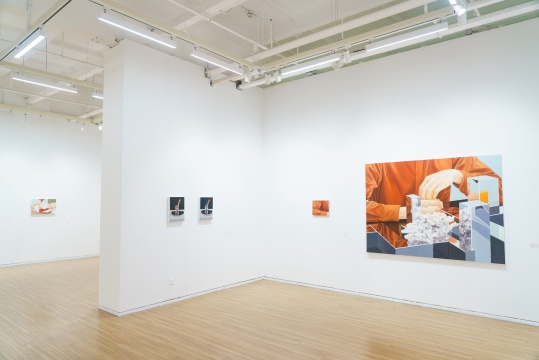 梁浩个展亮相玉兰堂,还是曾经的白衬衫少年吗? 梁浩个展亮相玉兰堂,还是曾经的白衬衫少年吗?