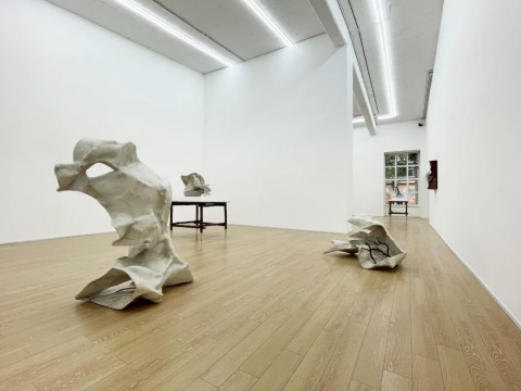 康靖“刻骨”展览现场
康靖“刻骨”展览现场