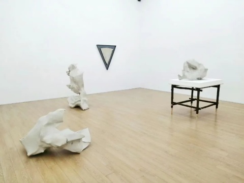 康靖“刻骨”展览现场
康靖“刻骨”展览现场