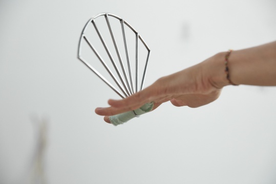 画廊周最佳展览,户尔空间范尼·吉奎尔斯四小时行为装置引热议 画廊周最佳展览,户尔空间范尼·吉奎尔斯四小时行为装置引热议