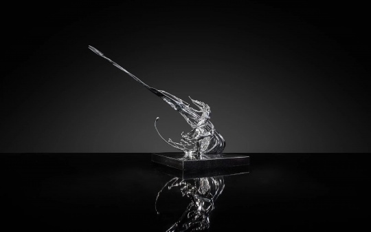 郑路,《极光边缘》,2022,不锈钢,60 x85 x 36 cm
郑路,《极光边缘》,2022,不锈钢,60 x85 x 36 cm