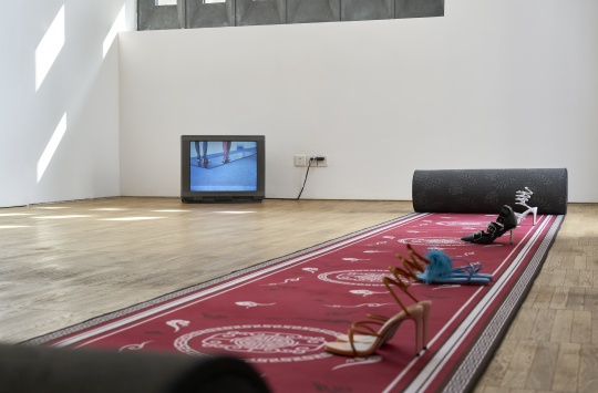 “希尔维·夫拉里”展览现场 阿那亚艺术中心 2022 摄影：孙诗 © Sylvie Fleury
