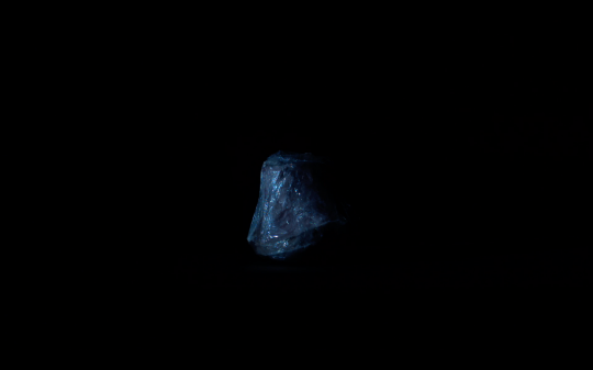 肖宇轩 《night》视频 3分44秒 2020
肖宇轩 《night》视频 3分44秒 2020