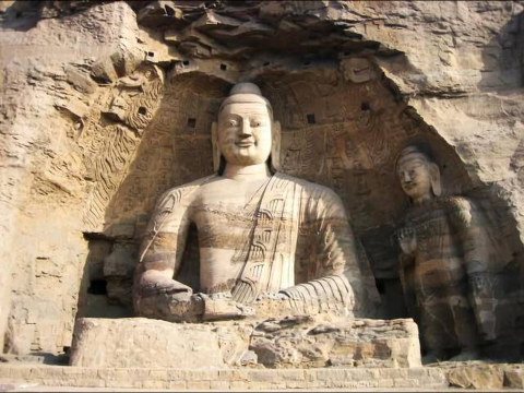 “和光同尘” 策展人:杭侃
本方案拟以数字化的手段,重现1500年前塌毁的石窟原貌,并藉由考古研究与科技手段,向观众讲述一段文化交流融合、人与自然抗争、文明共存共荣、文化遗产新时代使命的动人篇章,以期达到一种跨越时空的“共通和永恒”。
“和光同尘” 策展人:杭侃
本方案拟以数字化的手段,重现1500年前塌毁的石窟原貌,并藉由考古研究与科技手段,向观众讲述一段文化交流融合、人与自然抗争、文明共存共荣、文化遗产新时代使命的动人篇章,以期达到一种跨越时空的“共通和永恒”。