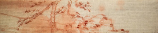 《透气》之一(局部)5x88cm 材料:朱砂、纱布,2015
《透气》之一(局部)5x88cm 材料:朱砂、纱布,2015