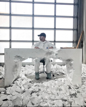 Daniel Arsham在得物App线上首发新作:艺术作品完整性在于“将艺术呈现给更多人” Daniel Arsham在得物App线上首发新作:艺术作品完整性在于“将艺术呈现给更多人”