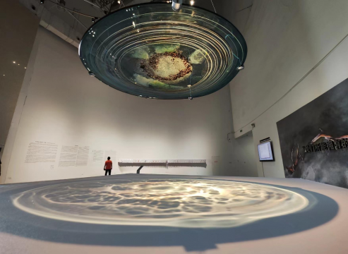 金鸡湖美术馆孟舒当代玻璃艺术展 置身浩瀚无垠的寰宇之间 金鸡湖美术馆孟舒当代玻璃艺术展 置身浩瀚无垠的寰宇之间