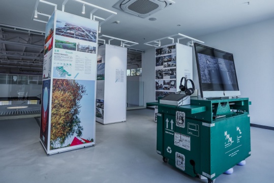 现场展出了张利、张伶伶、韩东青三位全国工程勘察设计大师的展品,以及杭州市勘察设计行业协会的展品。
现场展出了张利、张伶伶、韩东青三位全国工程勘察设计大师的展品,以及杭州市勘察设计行业协会的展品。