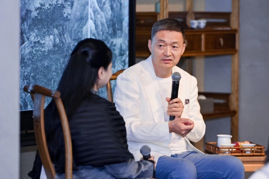 马斯克、杨致远青睐的艺术家，来安缦办展了！